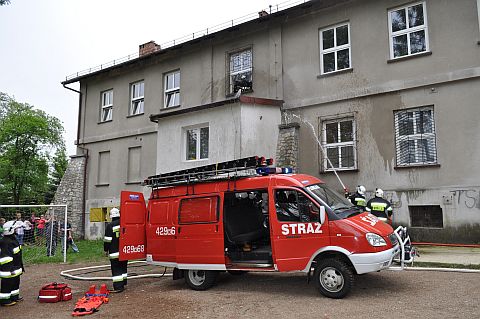 Ewakuacja szkoy w Grojcu