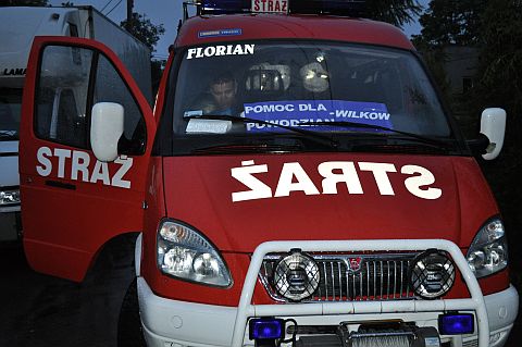 Wyjazd konwoju z darami dla powodzian