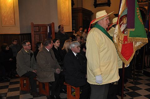 Msza żałobna w klasztorze oo. Bernardynów w Alwerni Msza żałobna w klasztorze oo. Bernardynów w Alwerni