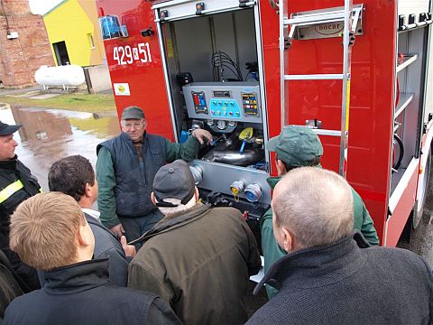VOLVO FL - nowy samochd poarniczy dla OSP Grojec