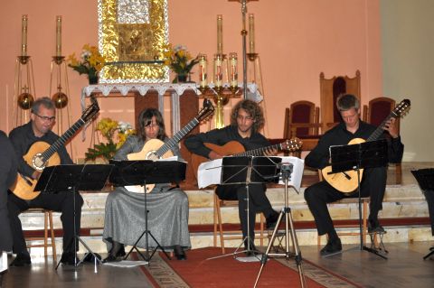 Grojec - koncert lskiego oktetu gitarowego 
