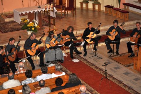 Grojec - koncert lskiego oktetu gitarowego 