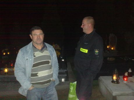 Patrol na grojeckim cmentarzu