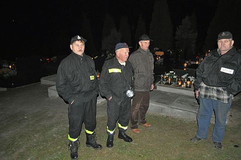 Patrol na cmentarzu Patrol na cmentarzu