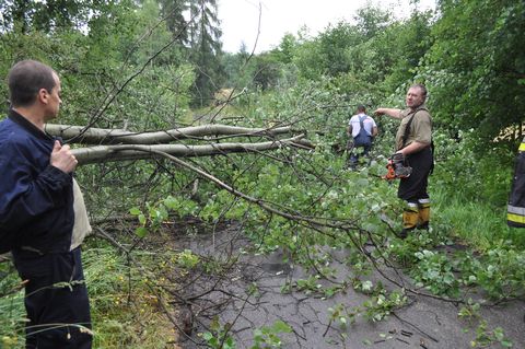Usuwanie skutków porannej nawałnicy Usuwanie skutków porannej nawałnicy